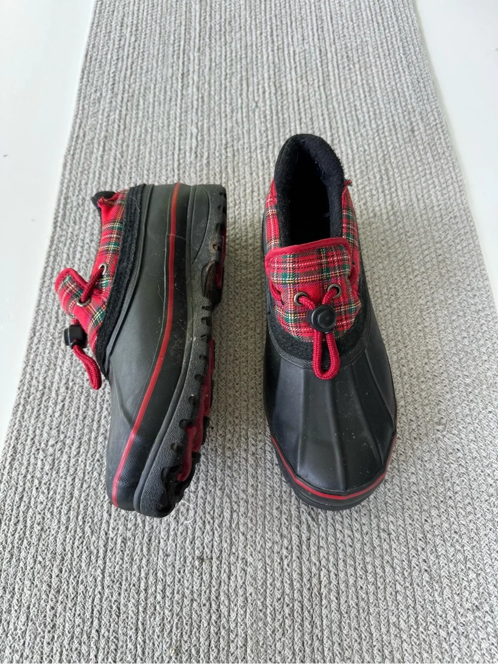 Khombu Red Plaid Black Rubber Rain Ankle Boots Booties Clogs Sz 9
